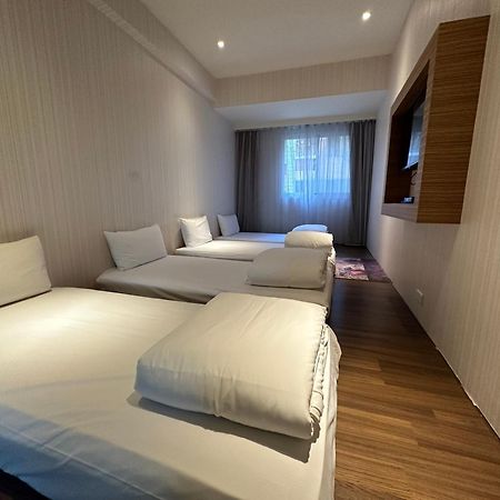 Young Soarlan Hotel - Tainan Luaran gambar