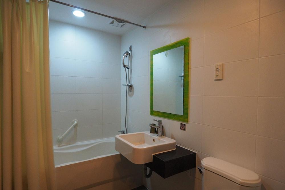 Young Soarlan Hotel - Tainan Luaran gambar