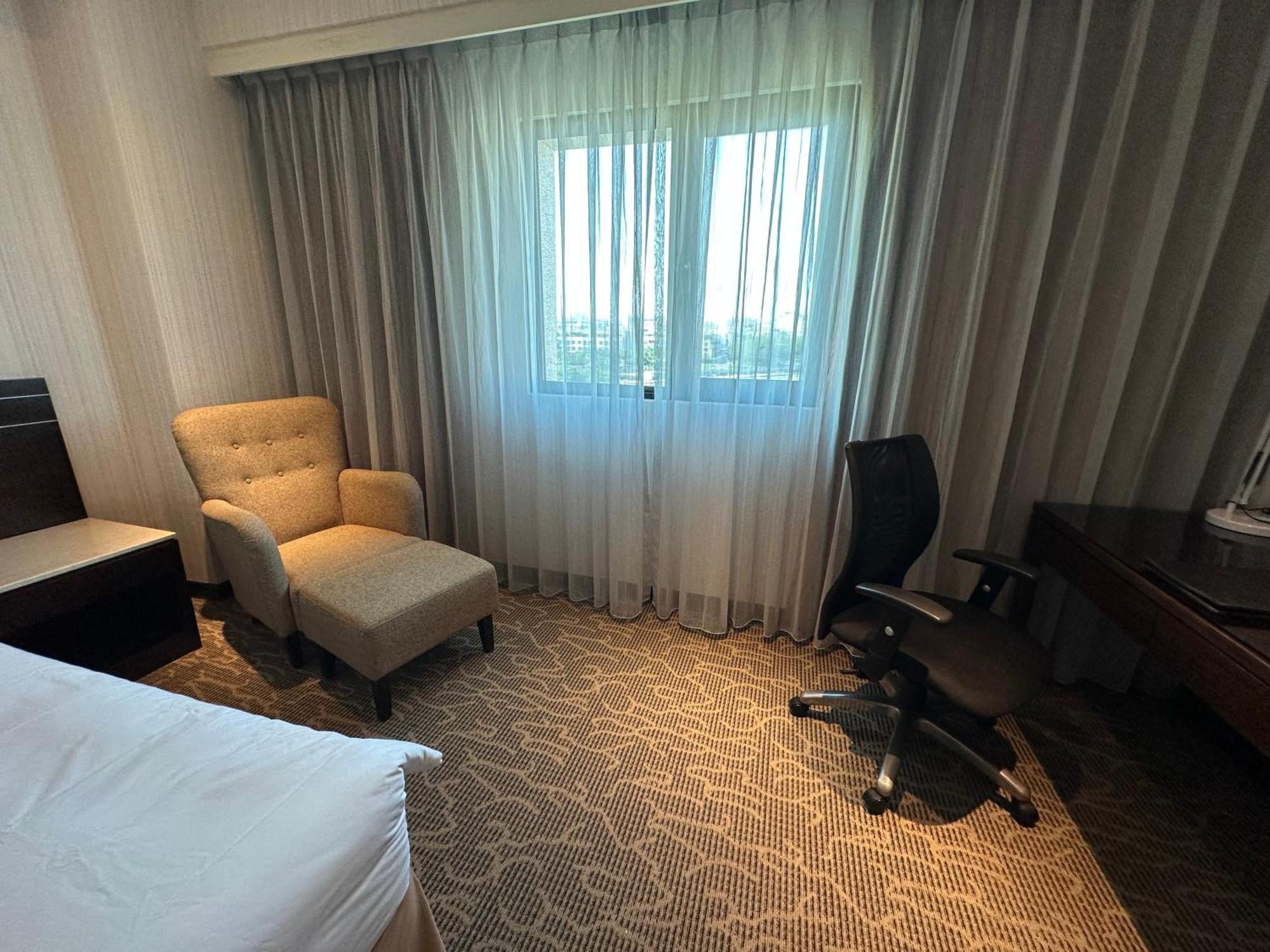 Young Soarlan Hotel - Tainan Luaran gambar