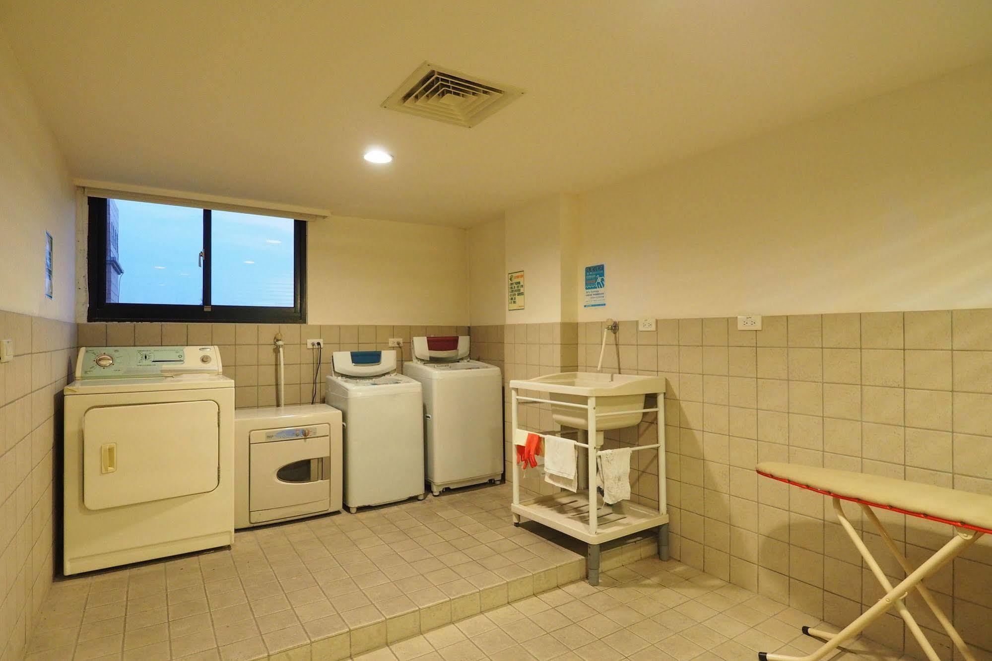 Young Soarlan Hotel - Tainan Luaran gambar