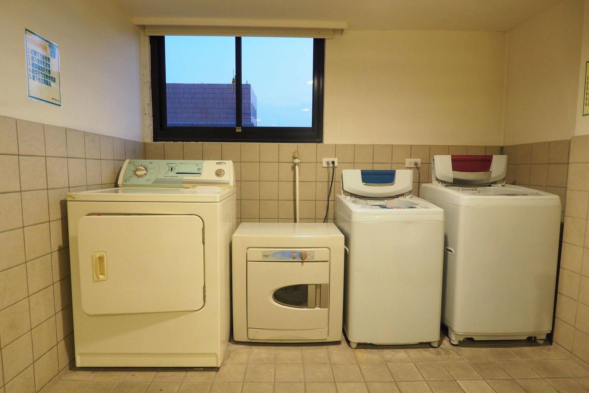 Young Soarlan Hotel - Tainan Luaran gambar