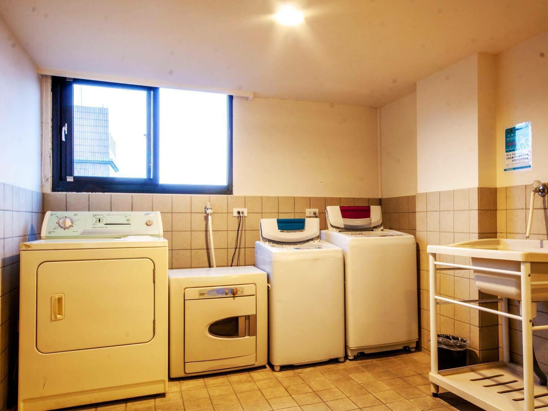 Young Soarlan Hotel - Tainan Luaran gambar